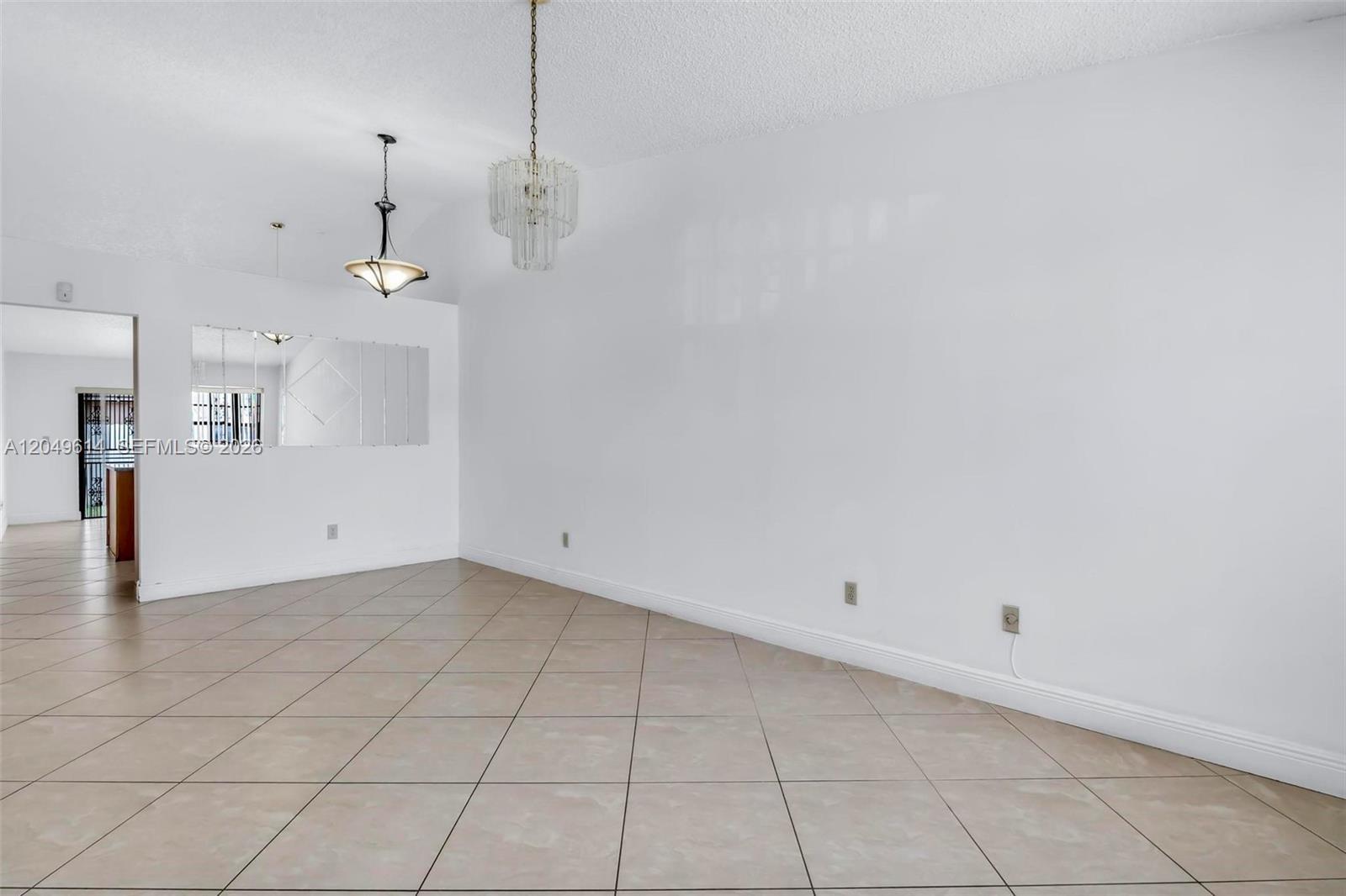8871 NW 114th St, Hialeah Gardens FL 33018 photo 4