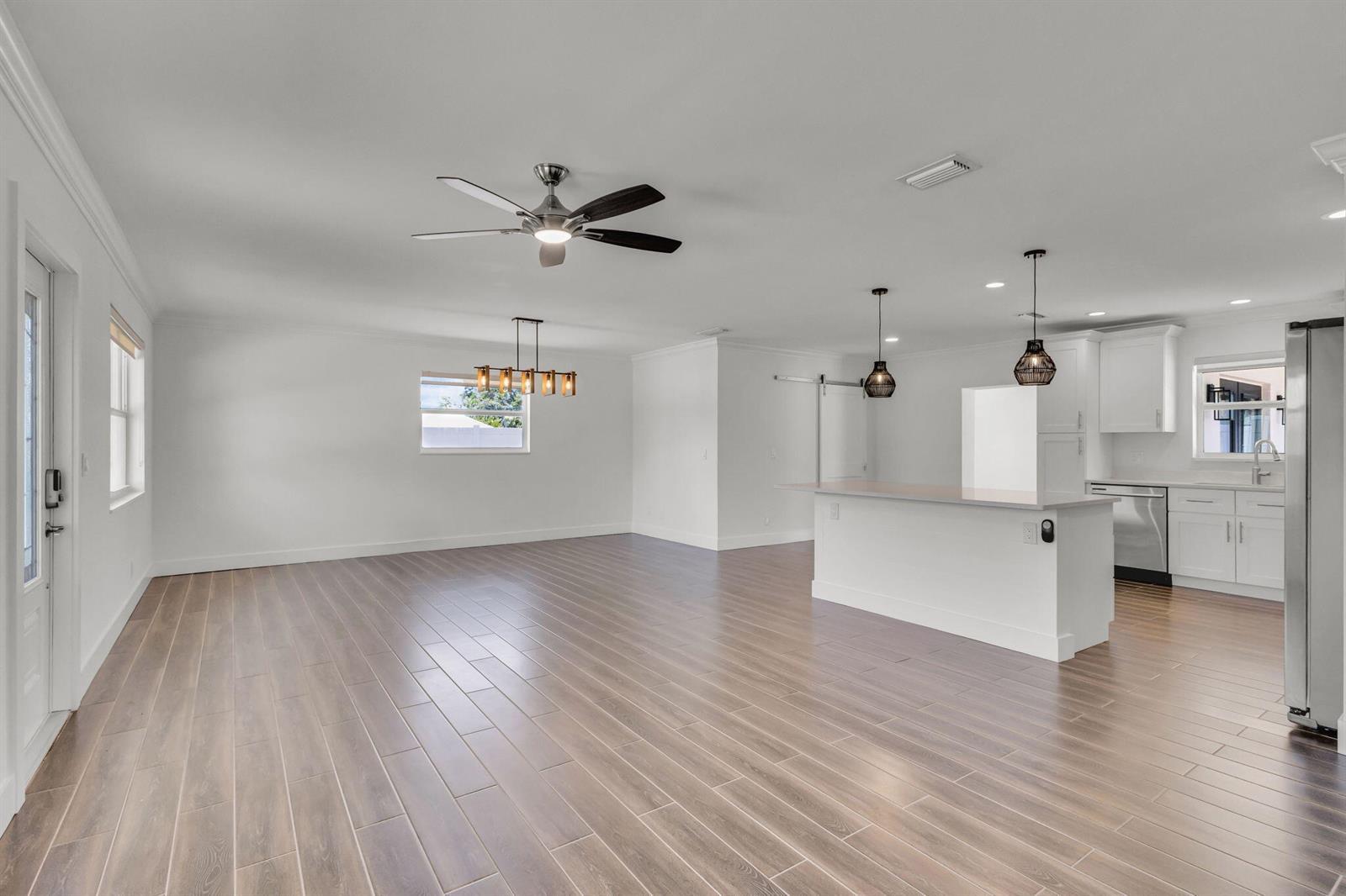 204 W Whitney Drive, Jupiter FL 33458 photo 5