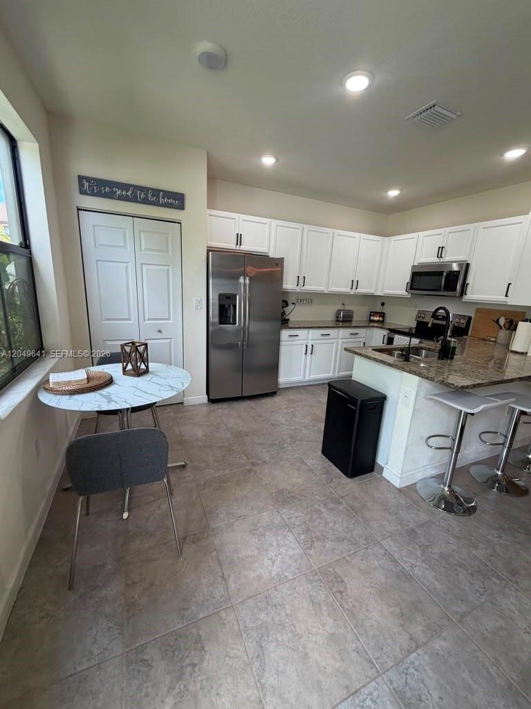 3409 W 104th Ter, Hialeah FL 33018 photo 4