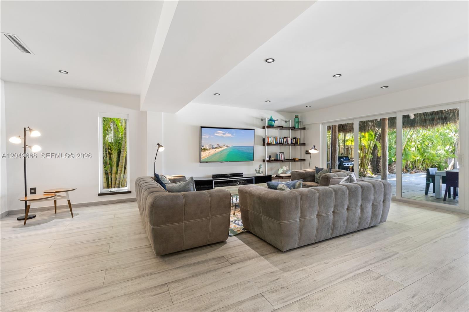 741 86th St, Miami Beach FL 33141 photo 4