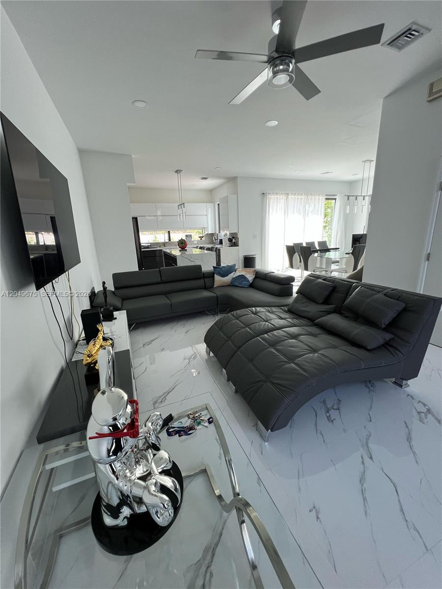 2342 Mckinley St # 3, Hollywood FL 33020 photo 4