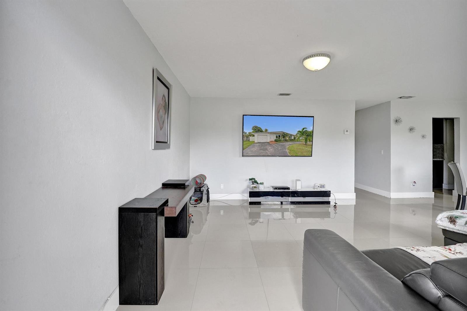 3322 Mckinley Street, Hollywood FL 33021 photo 3
