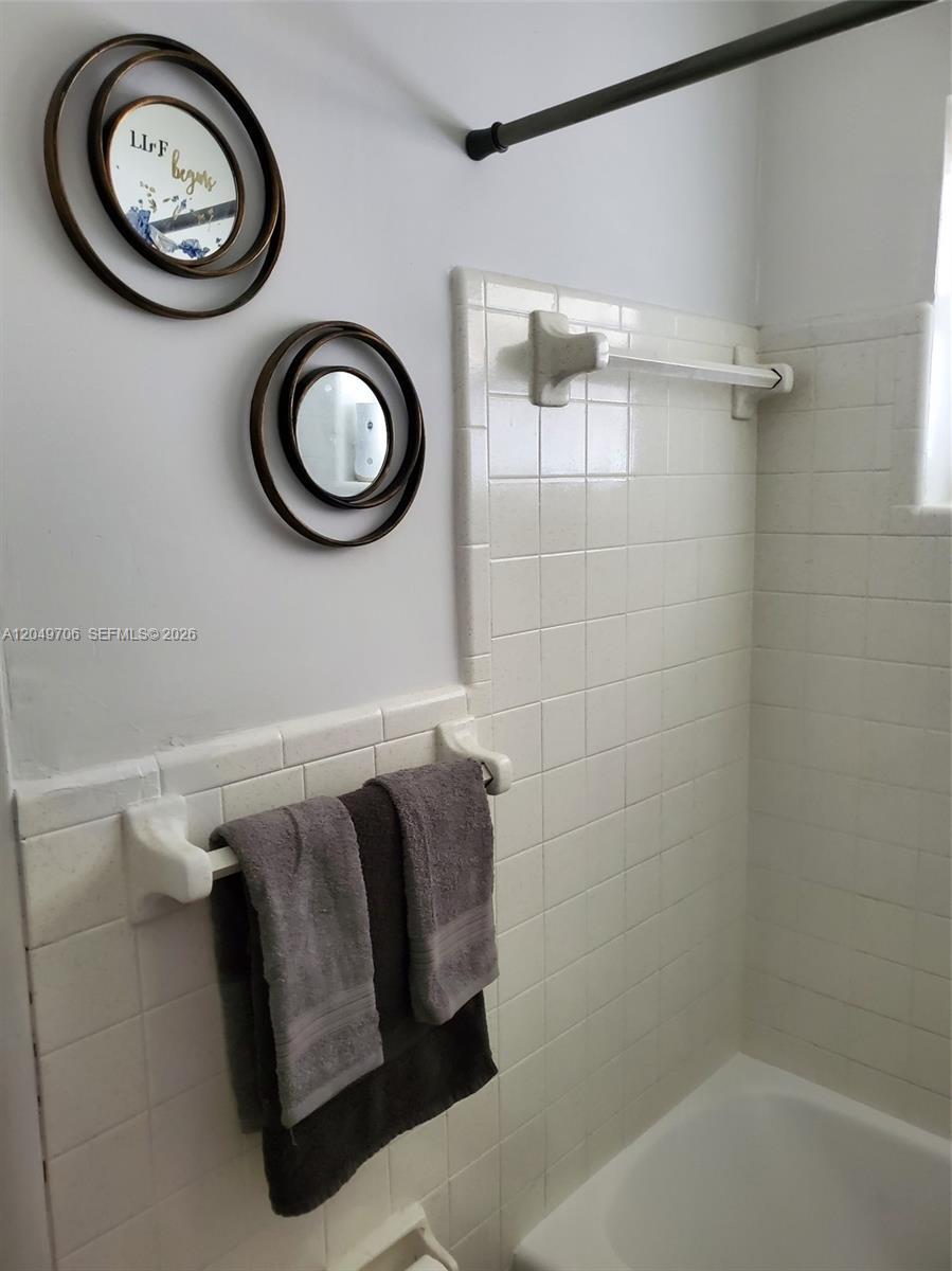 804 NW 8th St, Dania Beach FL 33004 photo 2