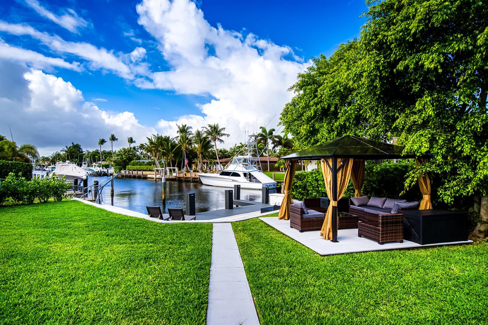 1250 SE 10th Street, Deerfield Beach FL 33441 photo 2