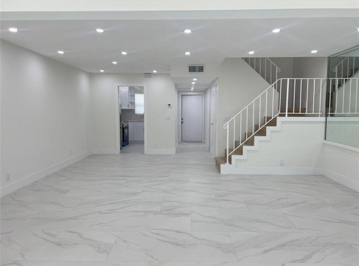 2801 N 34th Avenue # 16a, Hollywood FL 33021 photo 4