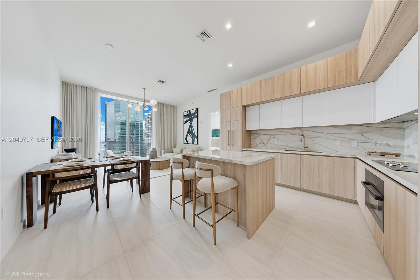 77 SE 5th Street, Miami FL 33131 photo 3