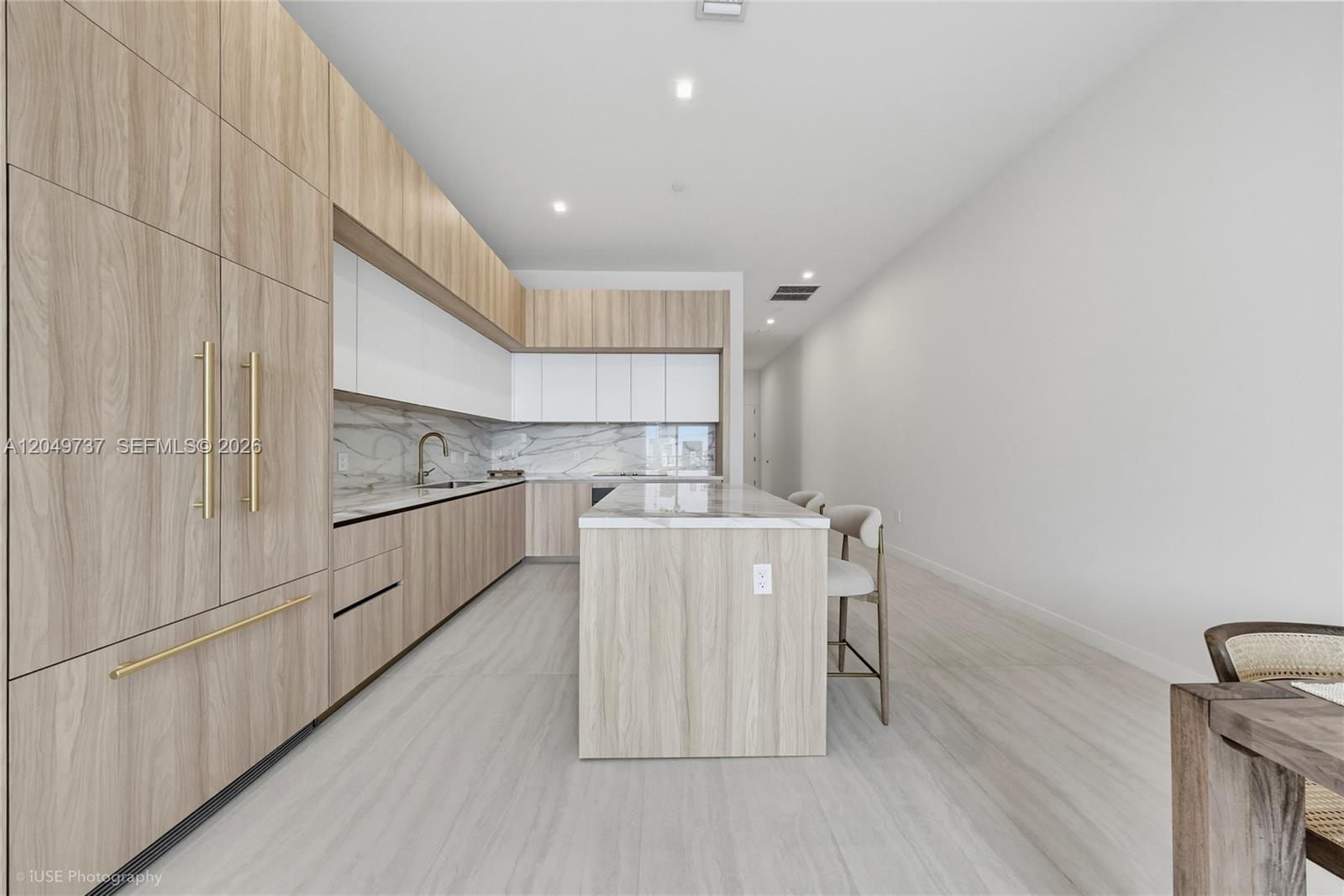 77 SE 5th Street, Miami FL 33131 photo 5