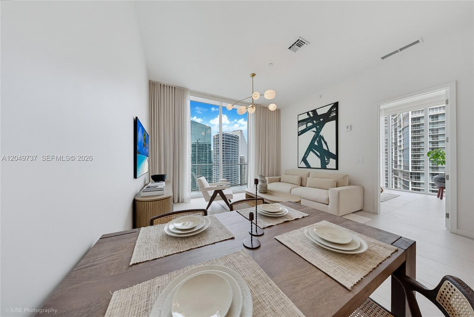 77 SE 5th Street, Miami FL 33131 photo 4