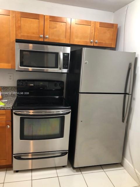 498 NW 165th St Rd # 304, Miami FL 33169