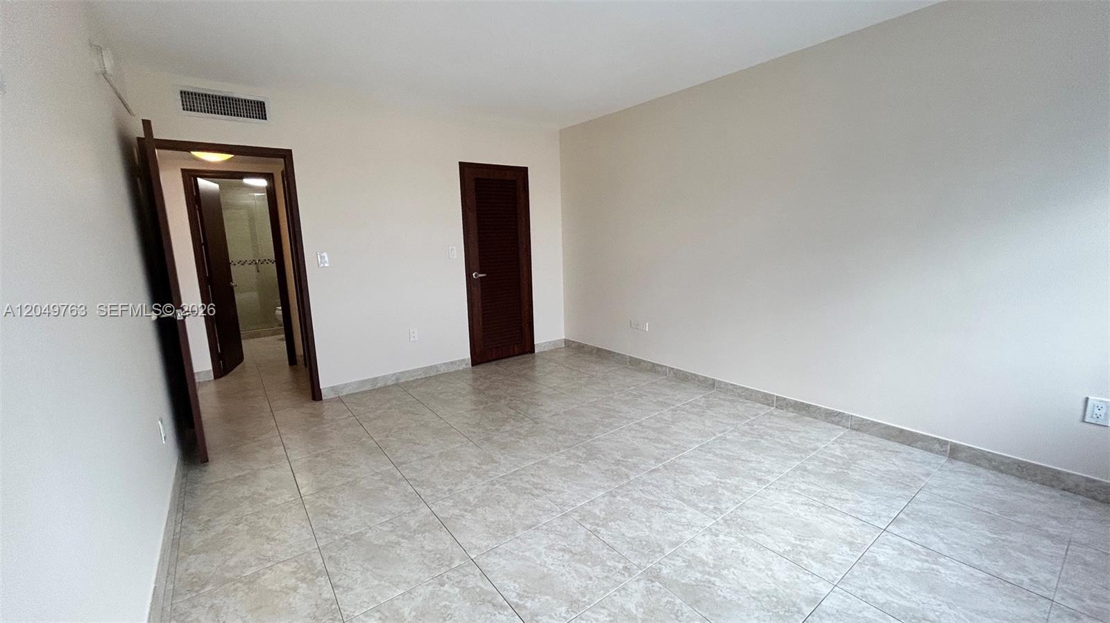 2899 Collins Ave # 938, Miami Beach FL 33140 photo 5