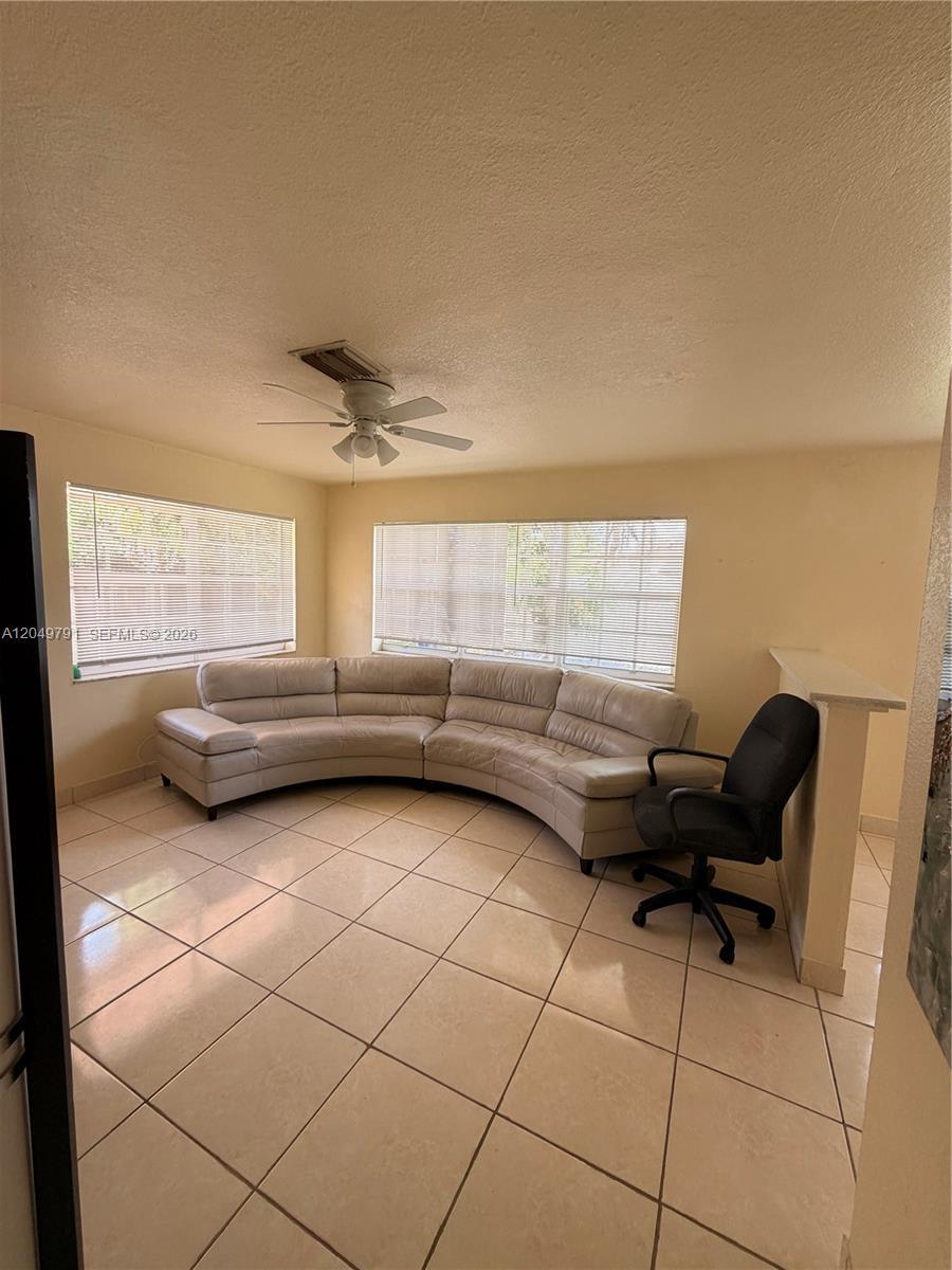 1141 NW 5th Ave # 2, Fort Lauderdale FL 33311 photo 3