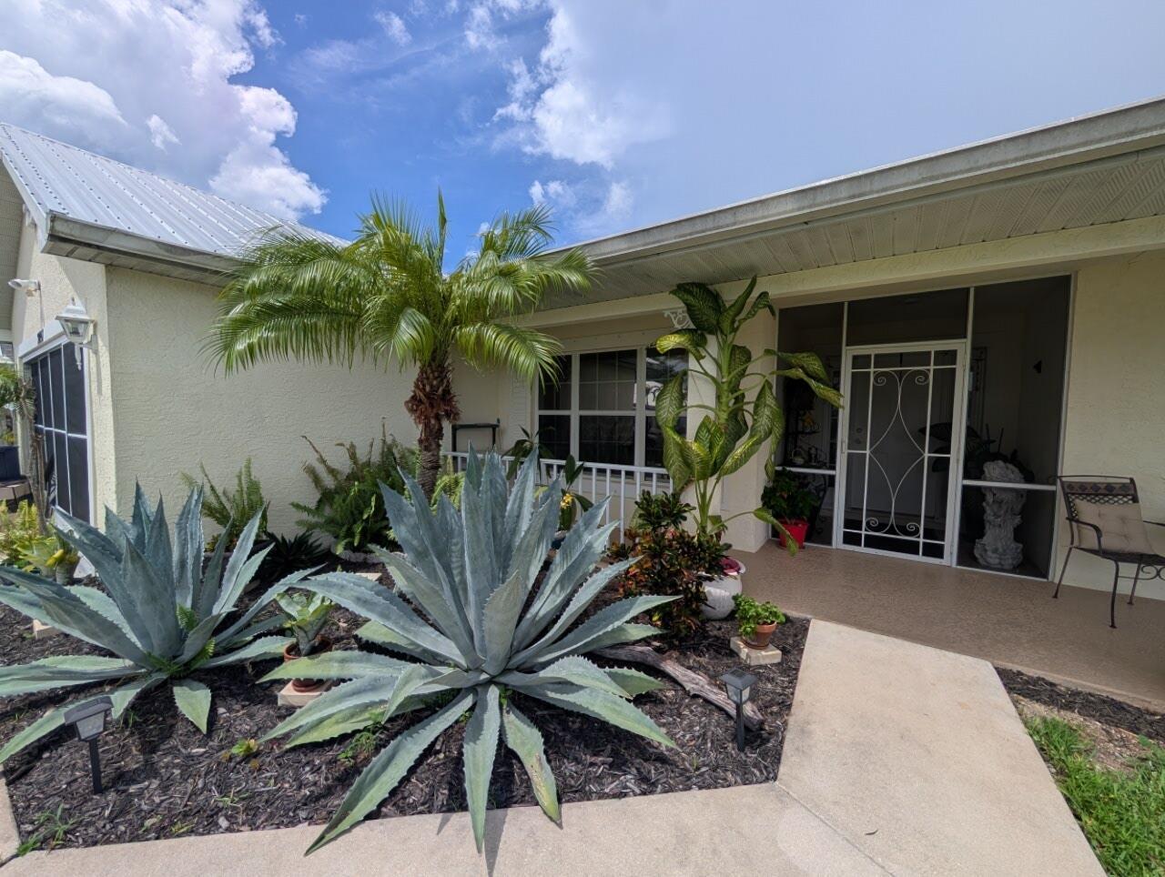 2097 SW Larchmont Lane, Port St. Lucie FL 34984 photo 3