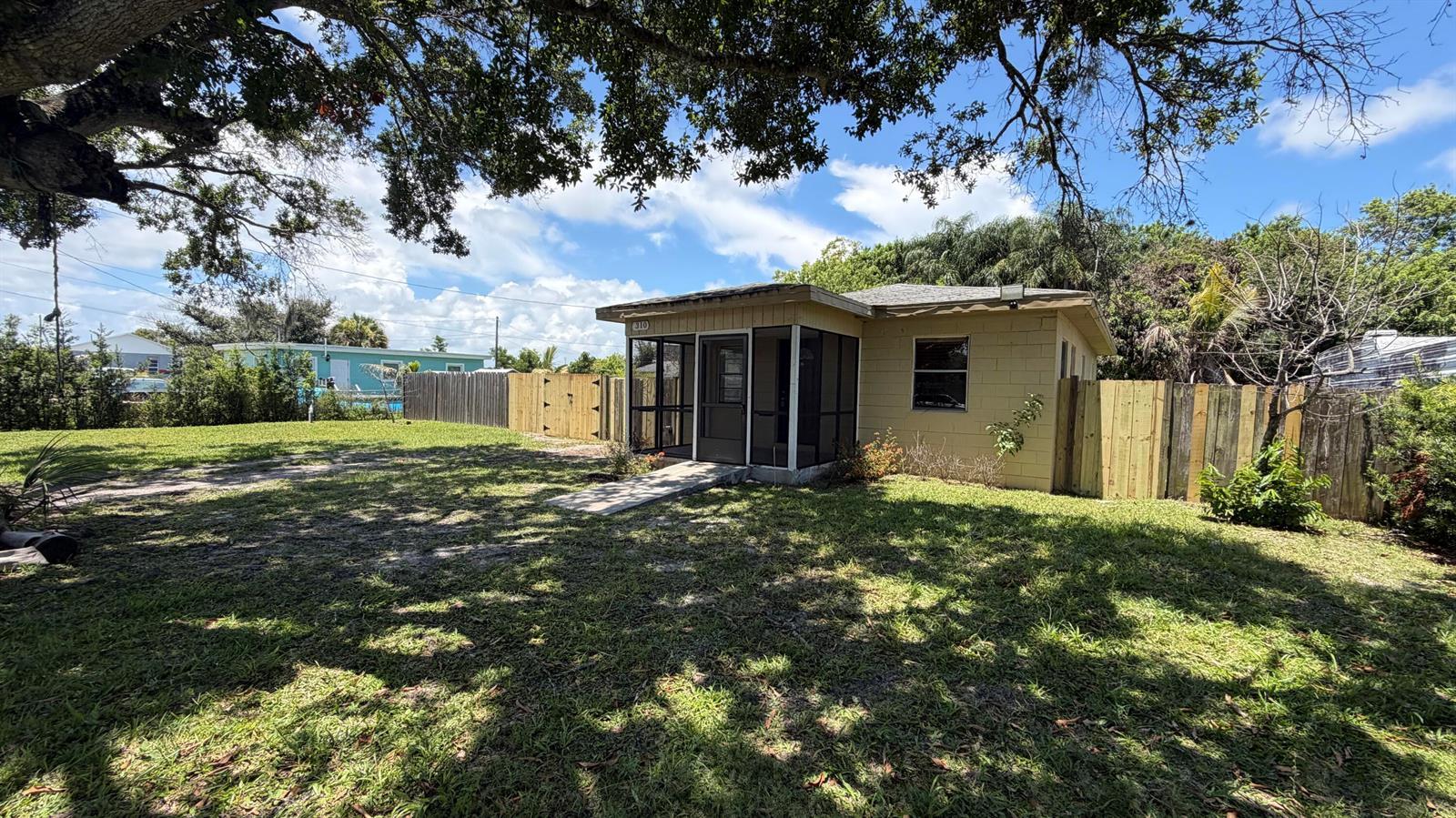 310 Dickson Drive, Fort Pierce FL 34982 photo 2