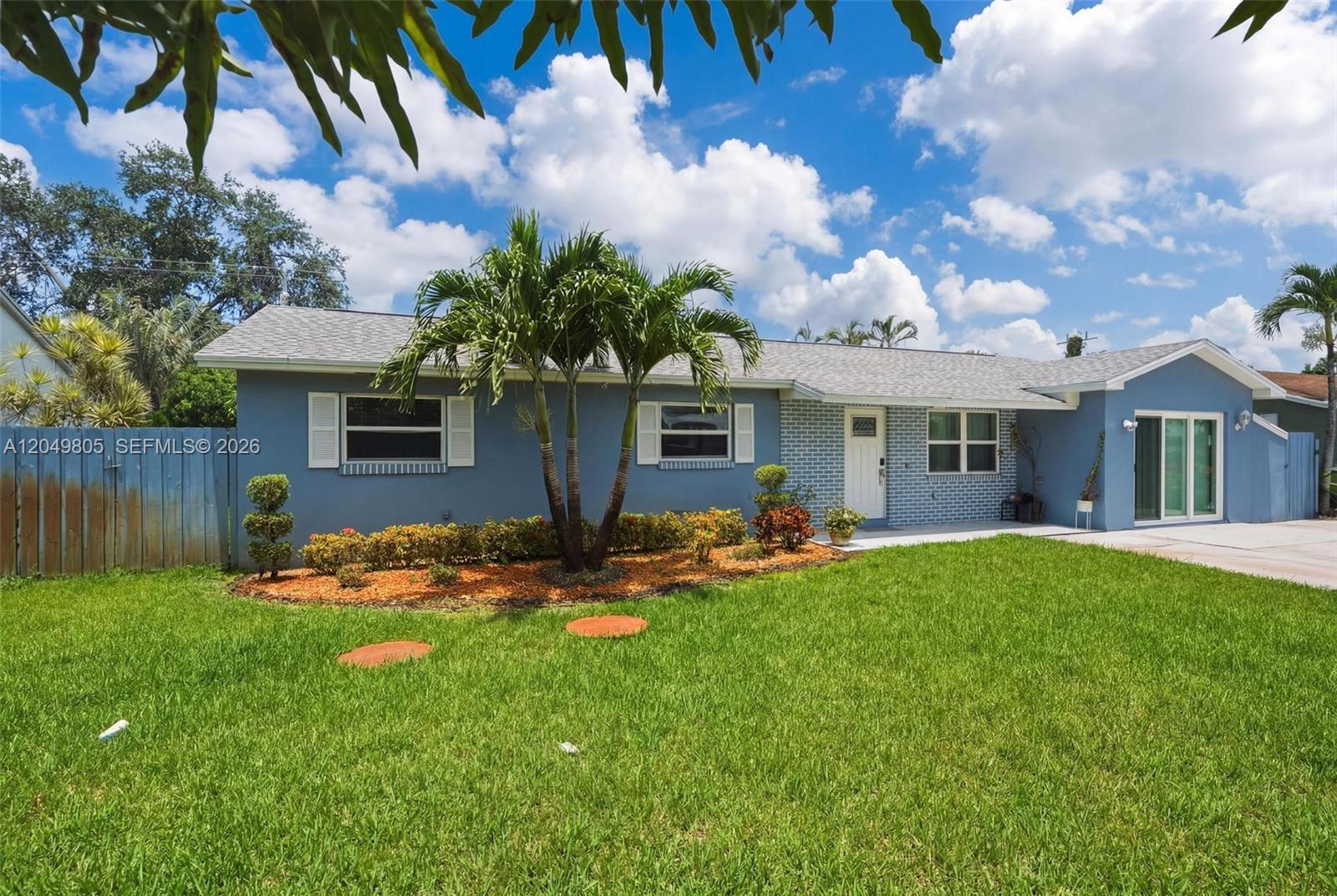 6595 Massachusetts Dr, Lake Worth FL 33462 photo 2