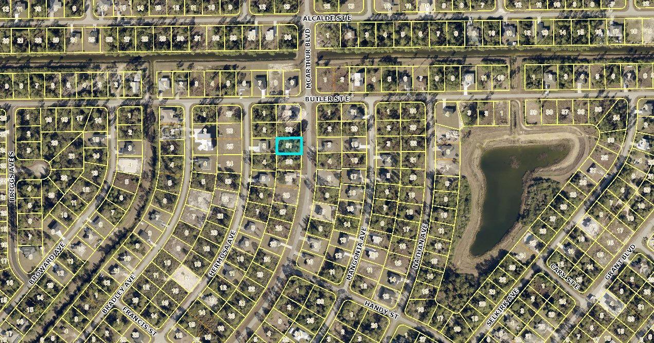 308 Mcarthur Boulevard, Lehigh Acres FL 33974 photo 2