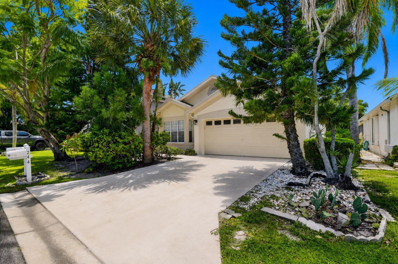 244 Trails End, FL 33413 photo 4