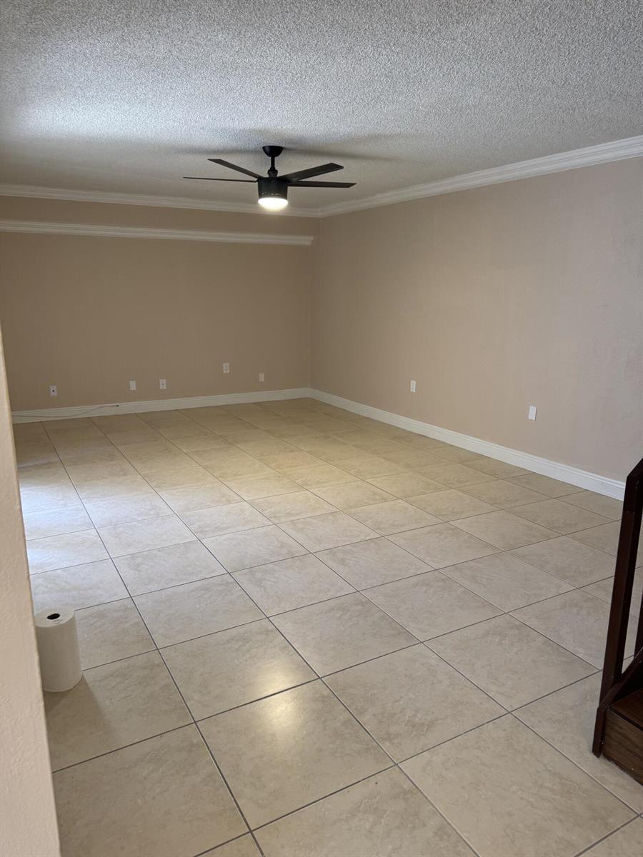 915 9th Way, West Palm Beach FL 33407 photo 5
