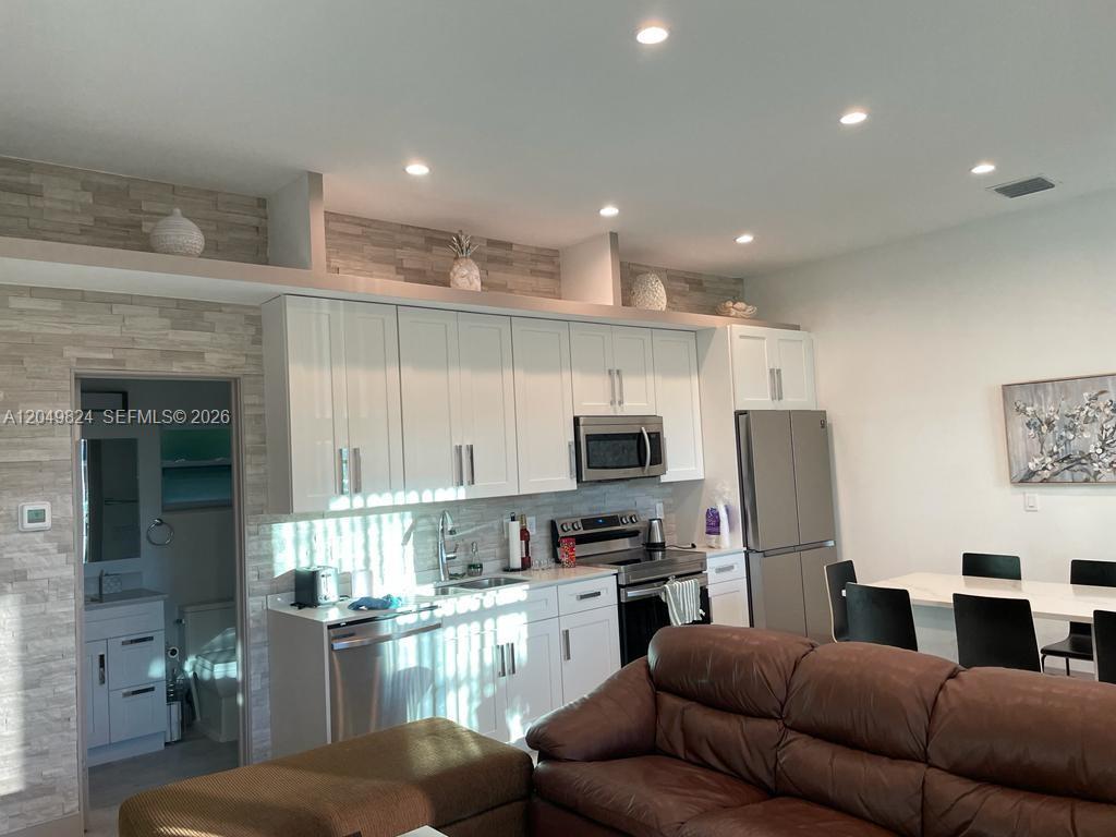 524 NW 10th St # 0, Hallandale Beach FL 33009 photo 5
