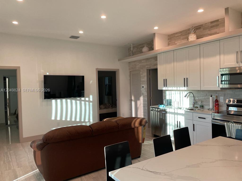 524 NW 10th St # 0, Hallandale Beach FL 33009 photo 4