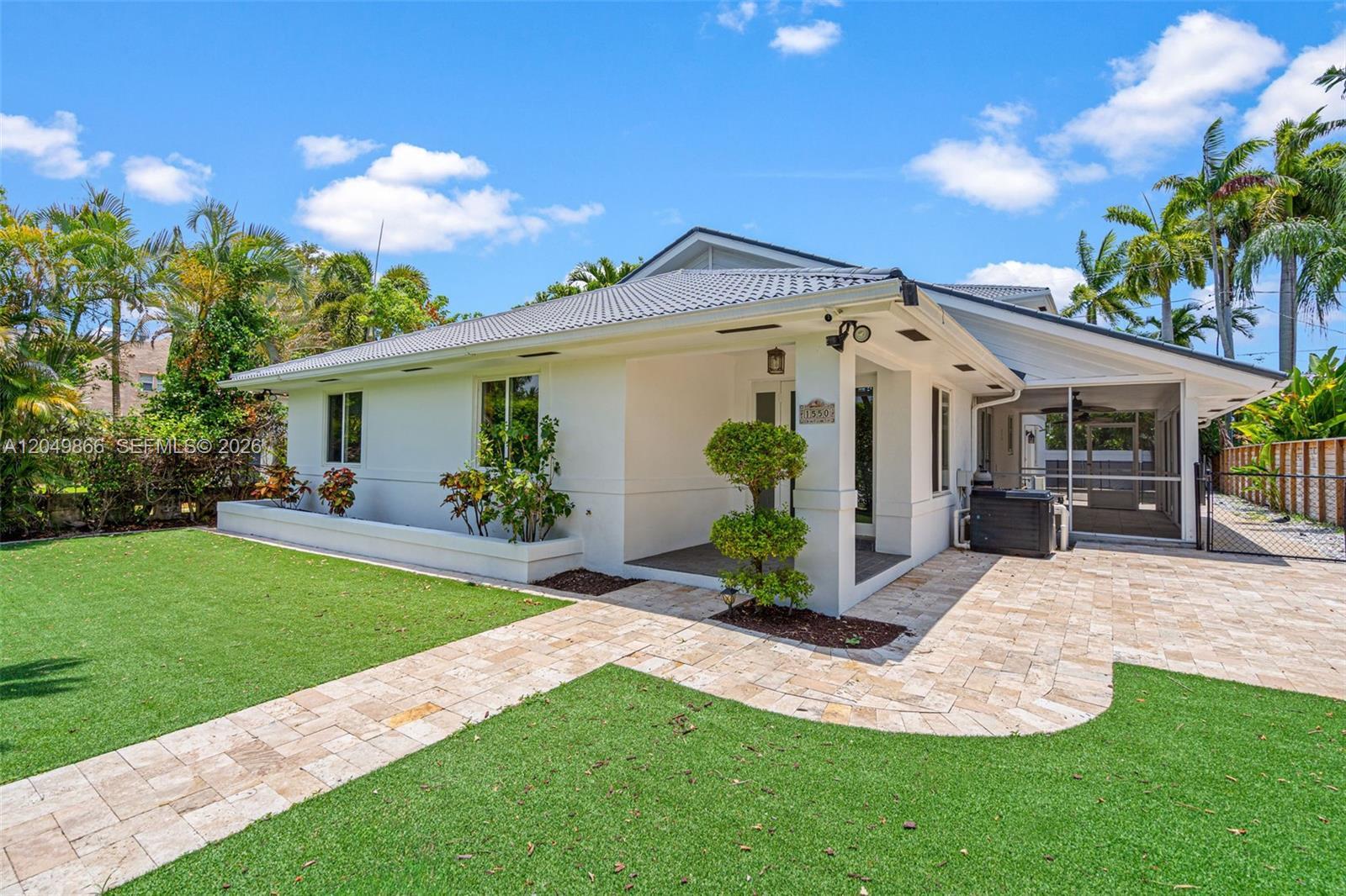 1550 Tyler St, Hollywood FL 33020 photo 2