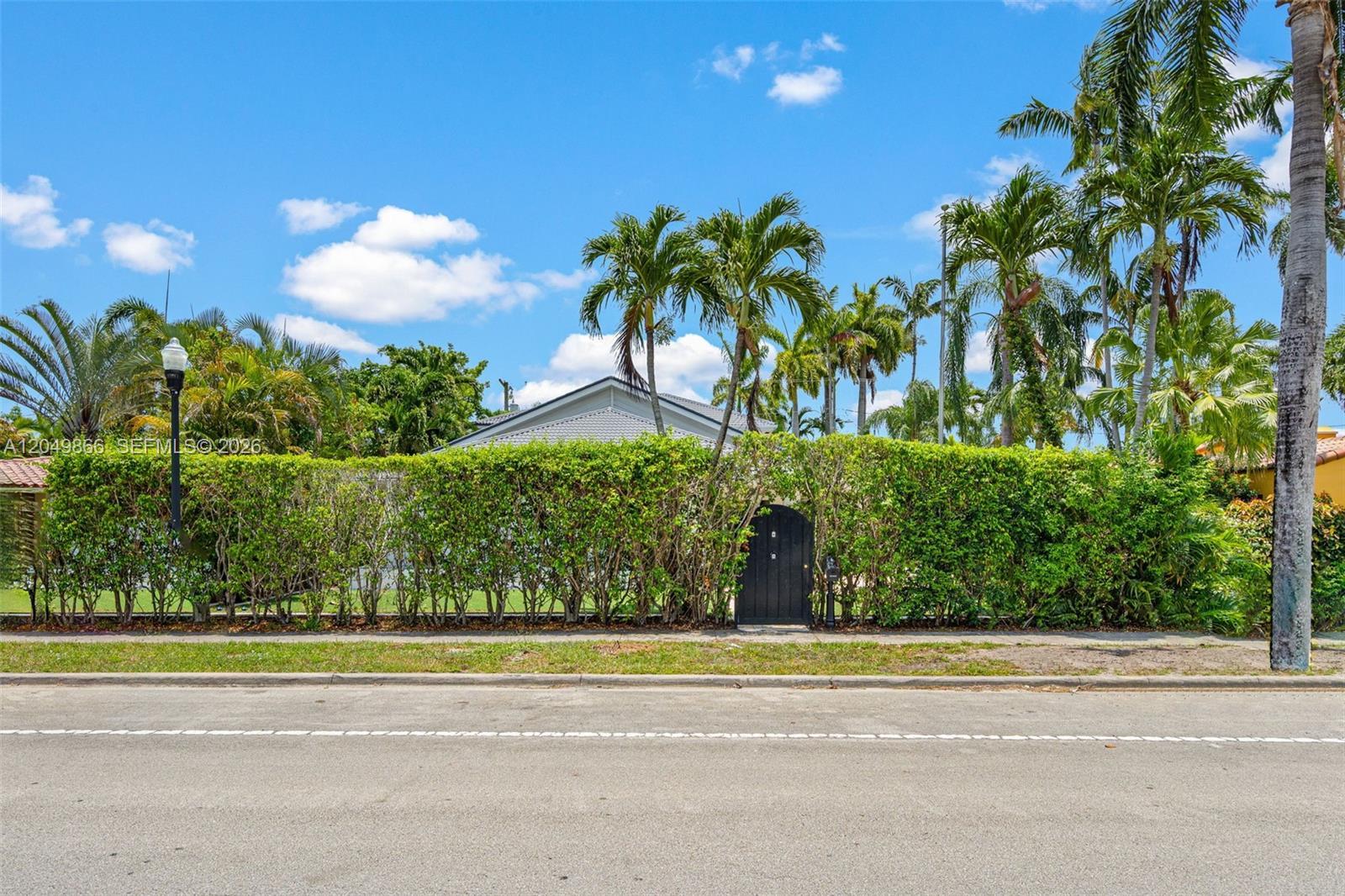 1550 Tyler St, Hollywood FL 33020