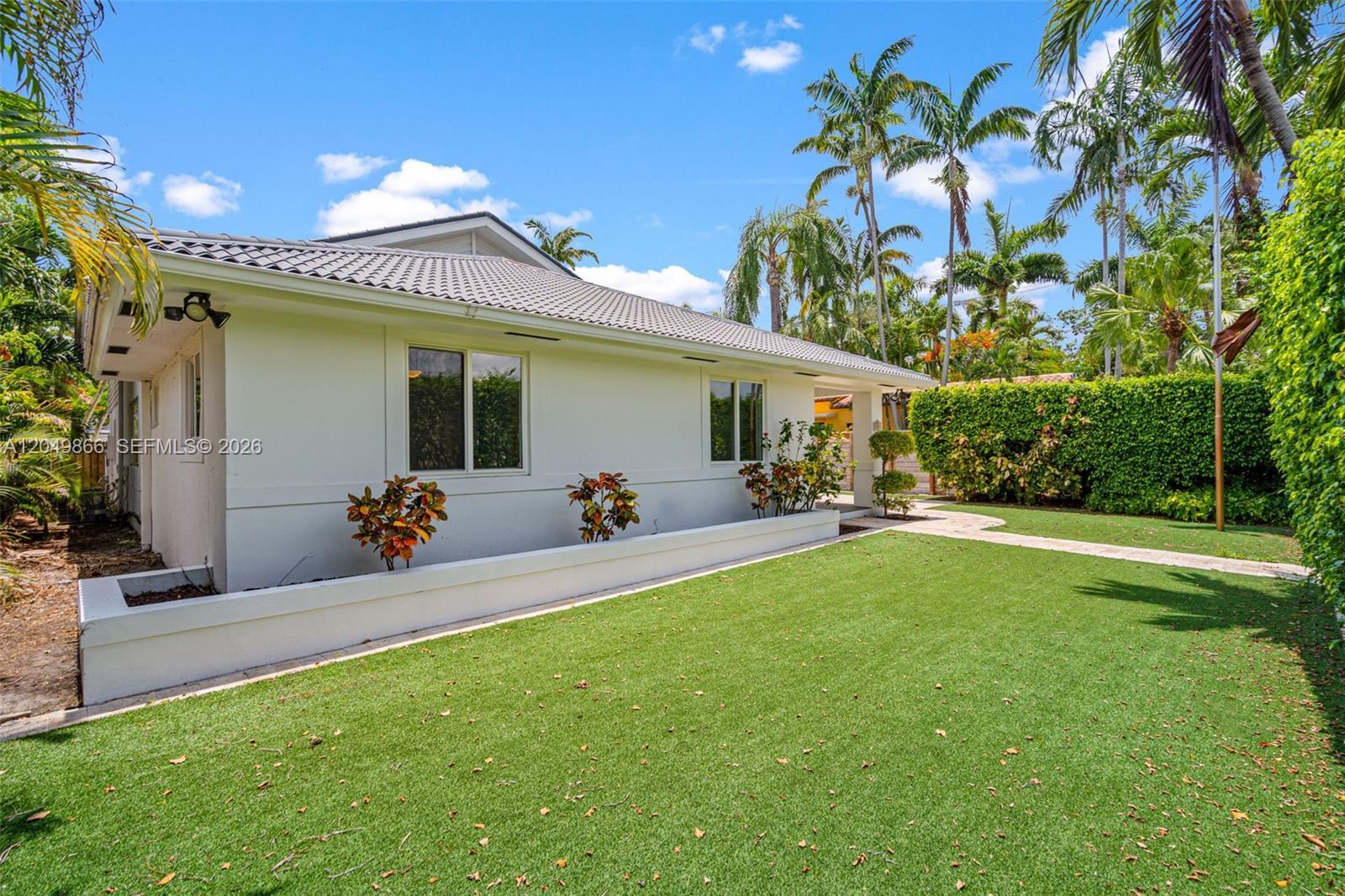 1550 Tyler St, Hollywood FL 33020 photo 4