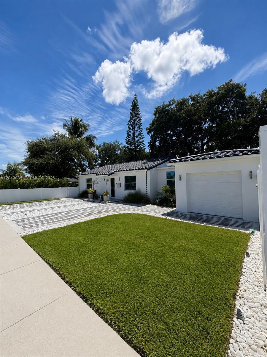 1902 N 24th Ave, Hollywood FL 33020 photo 2