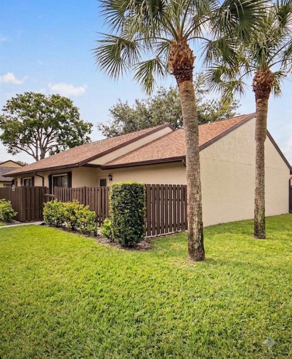 1017 Green Pine Boulevard # H, West Palm Beach FL 33409