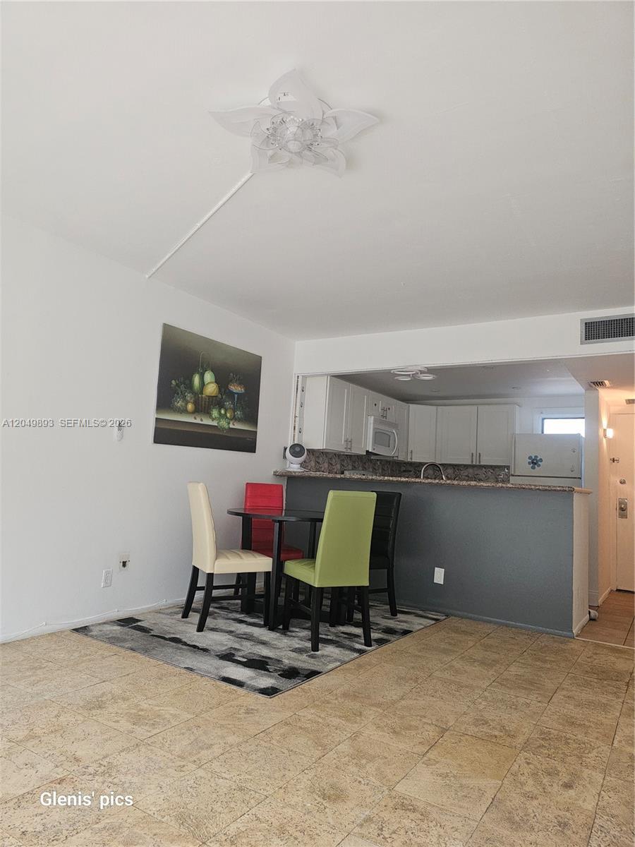 20400 W Country Club Dr # 204, Aventura FL 33180 photo 2