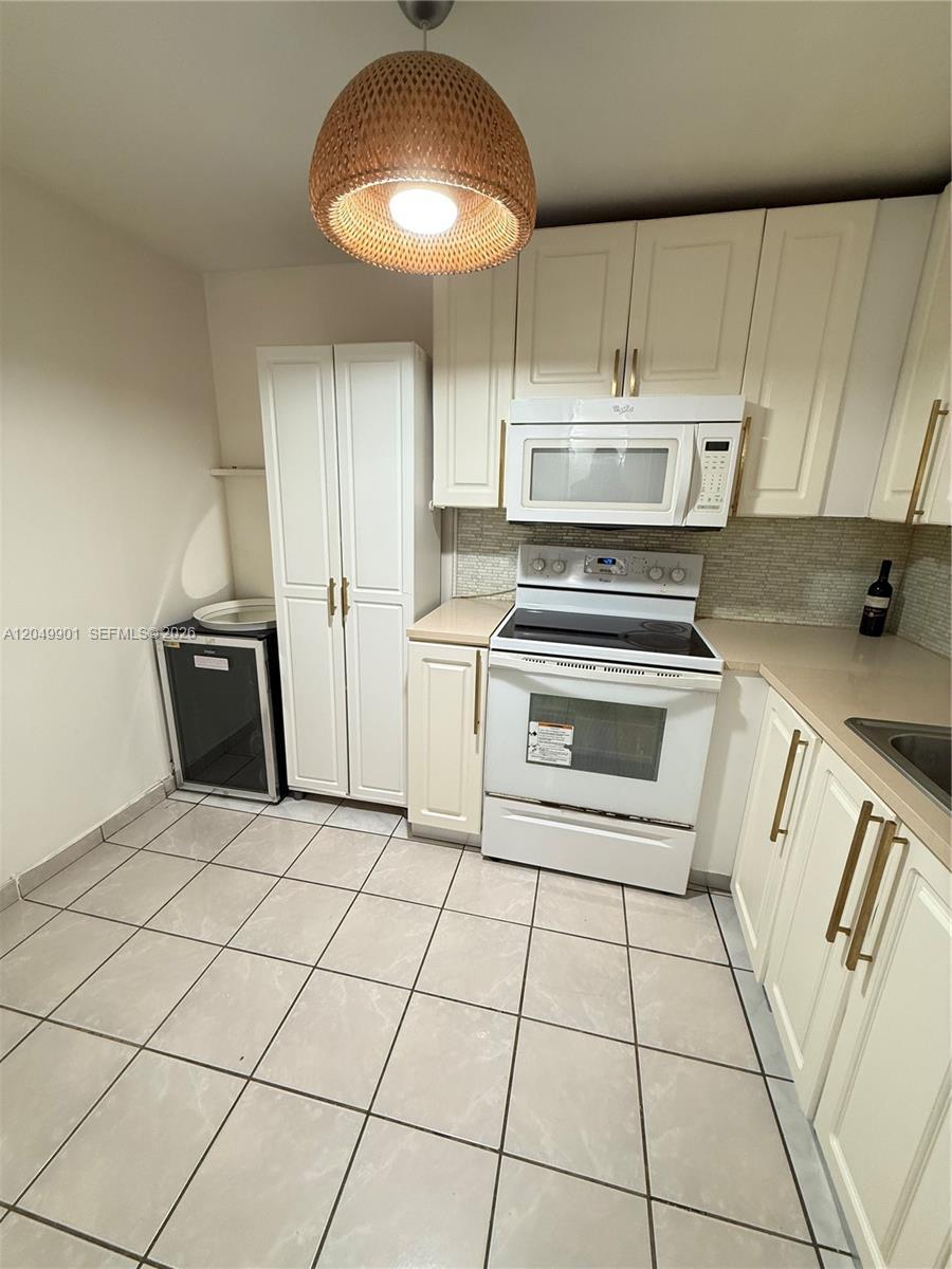 2025 NE 164th St # 318, North Miami Beach FL 33162