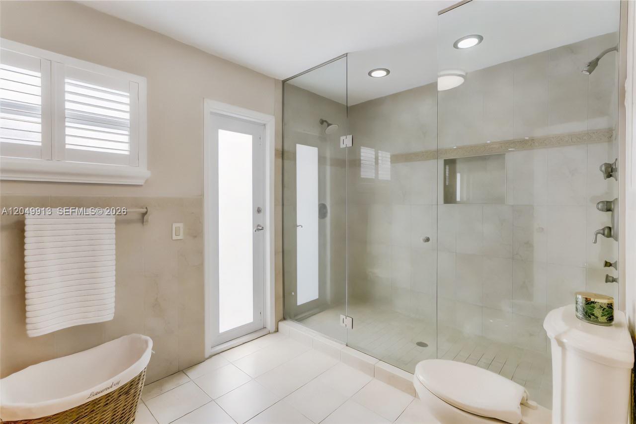 15241 NW 89th Ave, Miami Lakes FL 33018 photo 5