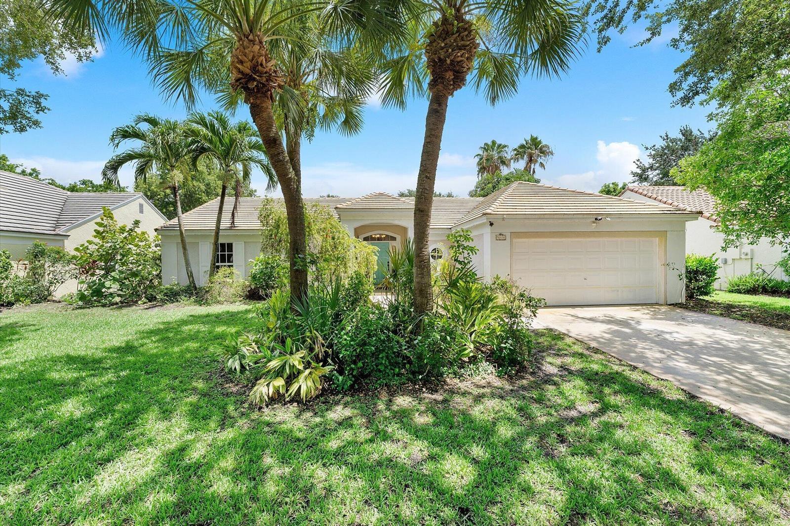 3715 Lancewood Place, Delray Beach FL 33445 photo 2