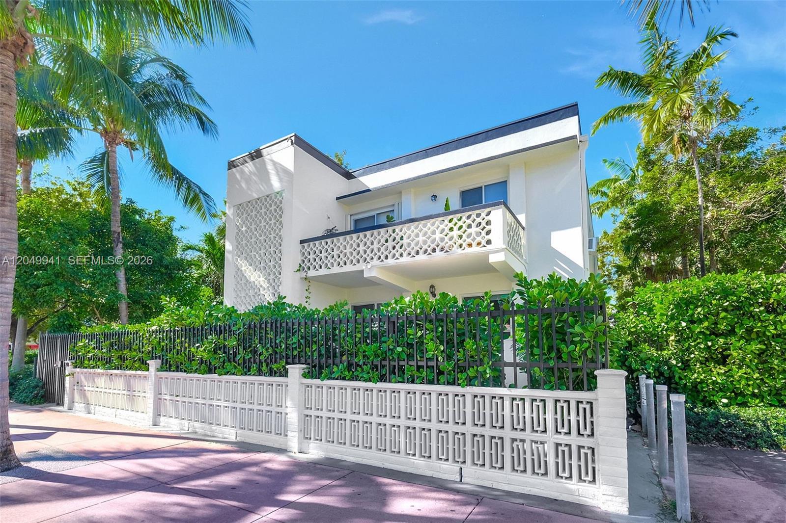 428 Collins Ave # 10, Miami Beach FL 33139 photo 2