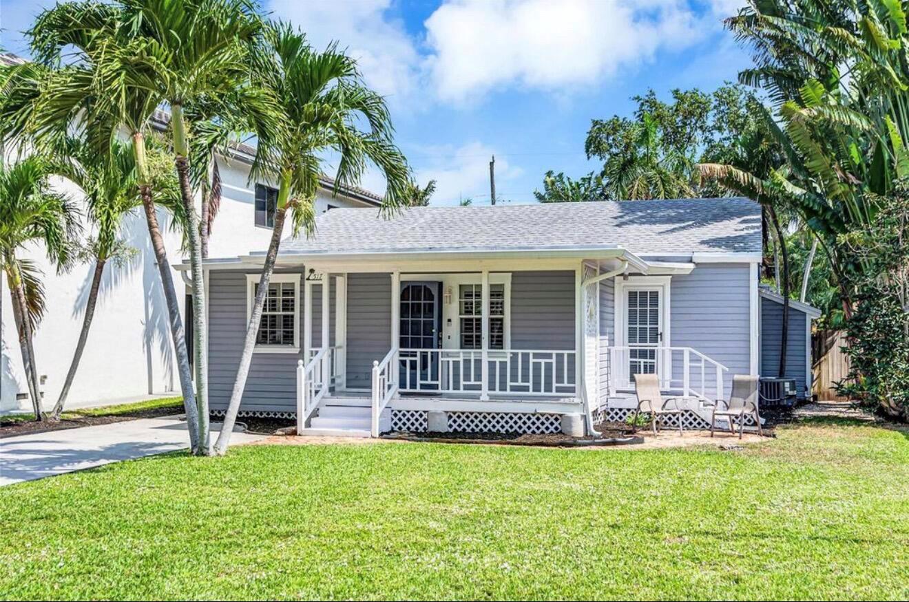 517 SW 10th Street, Fort Lauderdale FL 33315