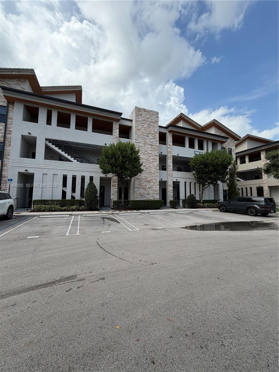 8195 NW 104th Ave # 22, Doral FL 33178 photo 2