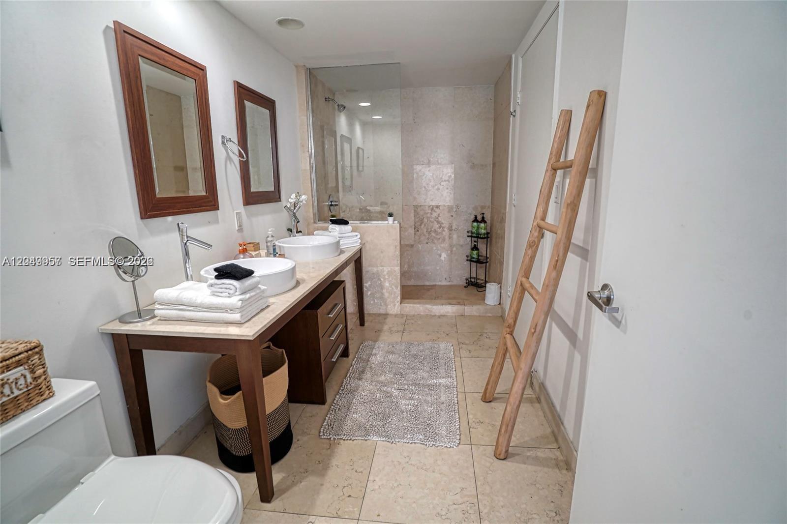 485 Brickell Ave # 1701, Miami FL 33131 photo 2