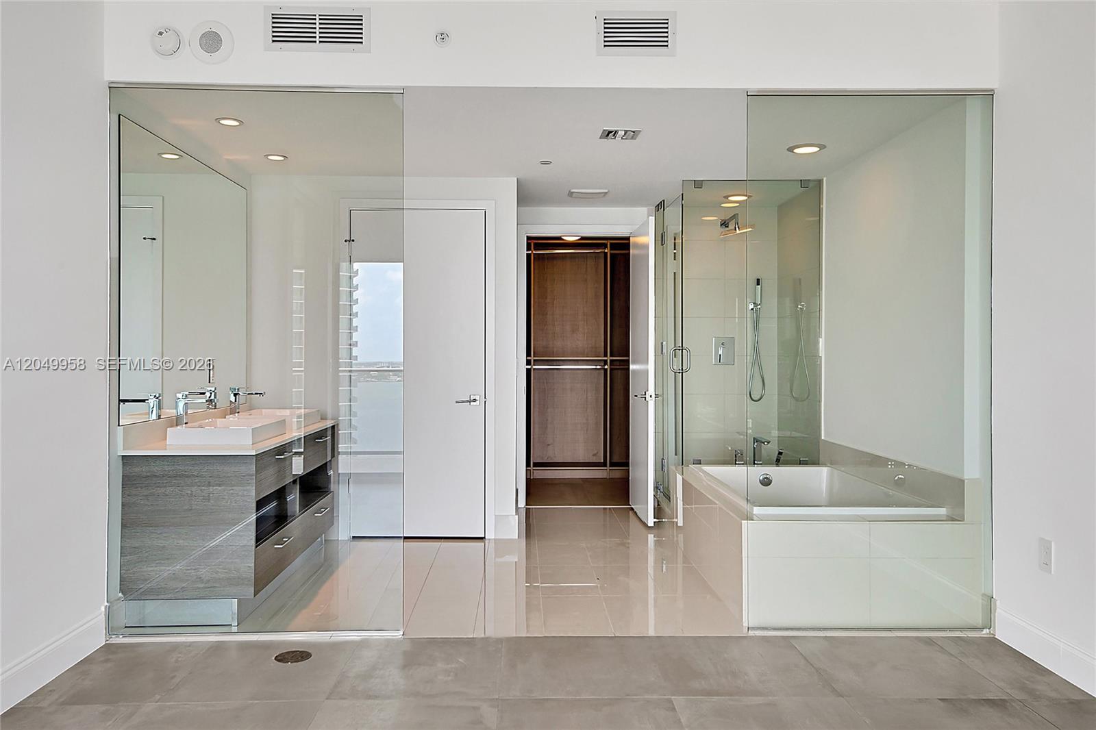 650 NE 32nd St # 1903, Miami FL 33137 photo 3