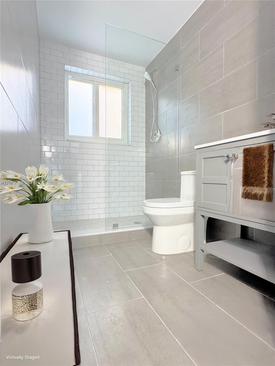 7325 Byron Ave # 3, Miami Beach FL 33141 photo 4
