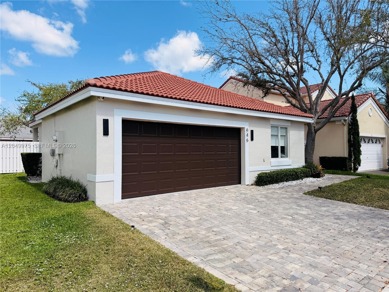 646 Stanton Dr, Weston FL 33326