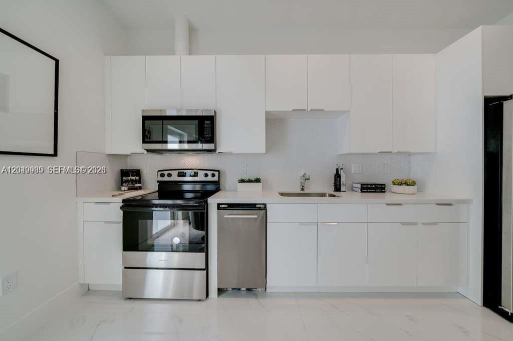 2938 NW 27th St # 2936, Miami FL 33142 photo 3