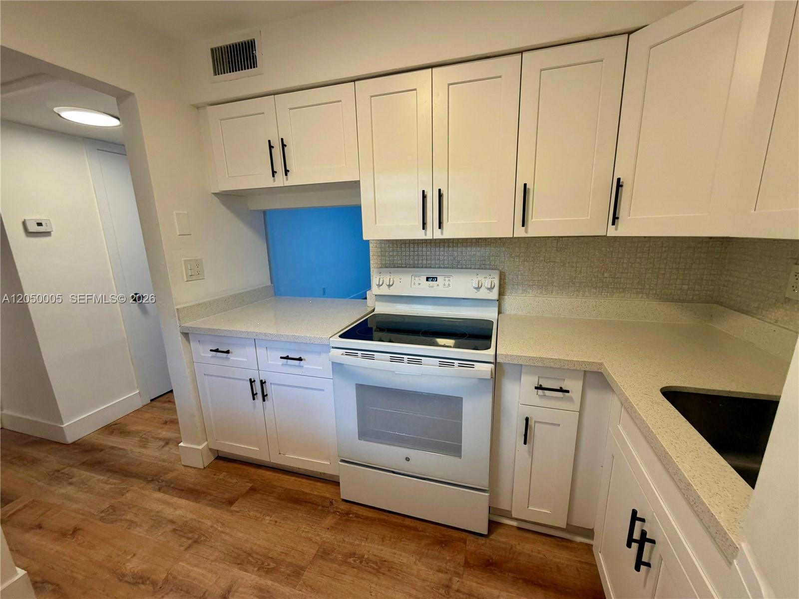 20200 NE 27th Ct # 6, Aventura FL 33180 photo 2