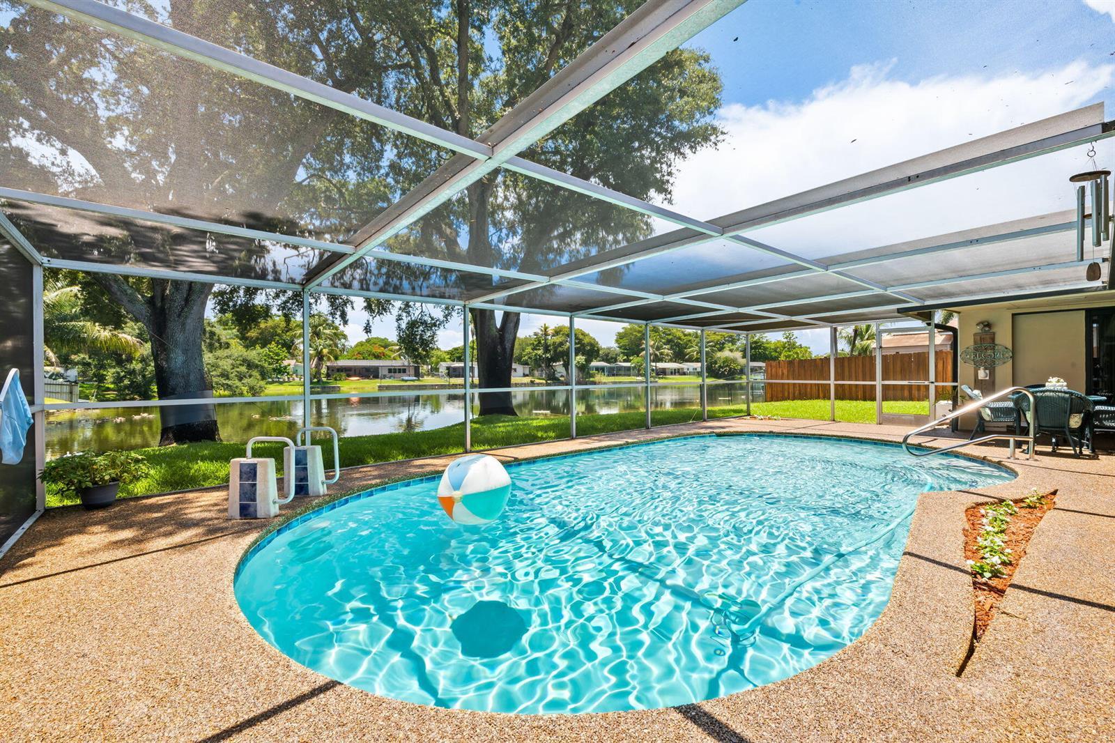 1720 NW 105th Avenue, Pembroke Pines FL 33026 photo 2