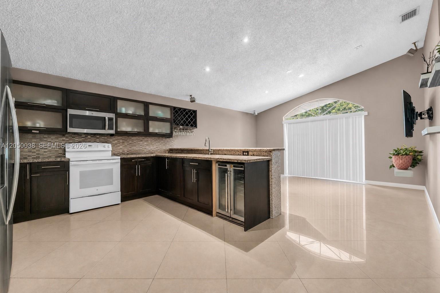 17971 SW 12th Ct, Pembroke Pines FL 33029 photo 4