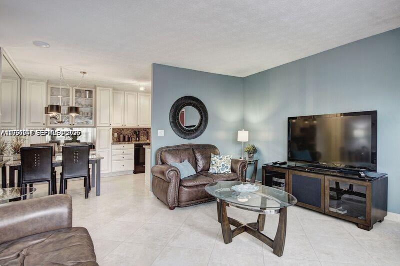 221 SE 9th Ave # 112, Pompano Beach FL 33060