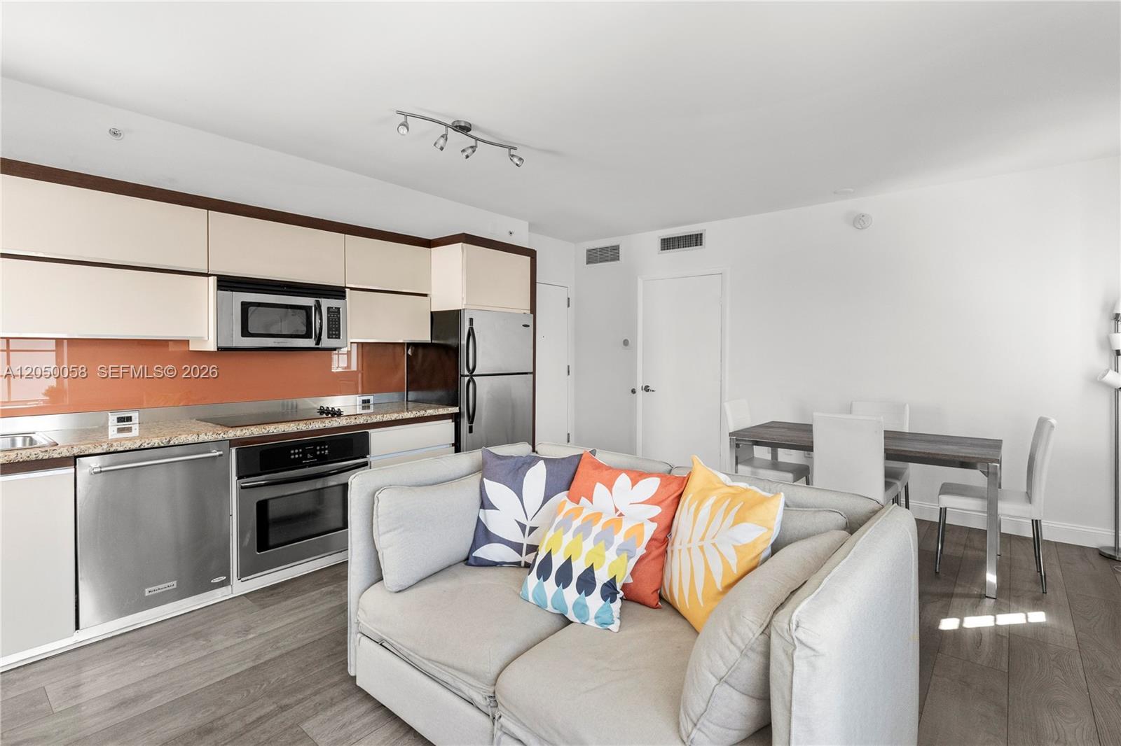 435 21st St # 318, Miami Beach FL 33139 photo 3