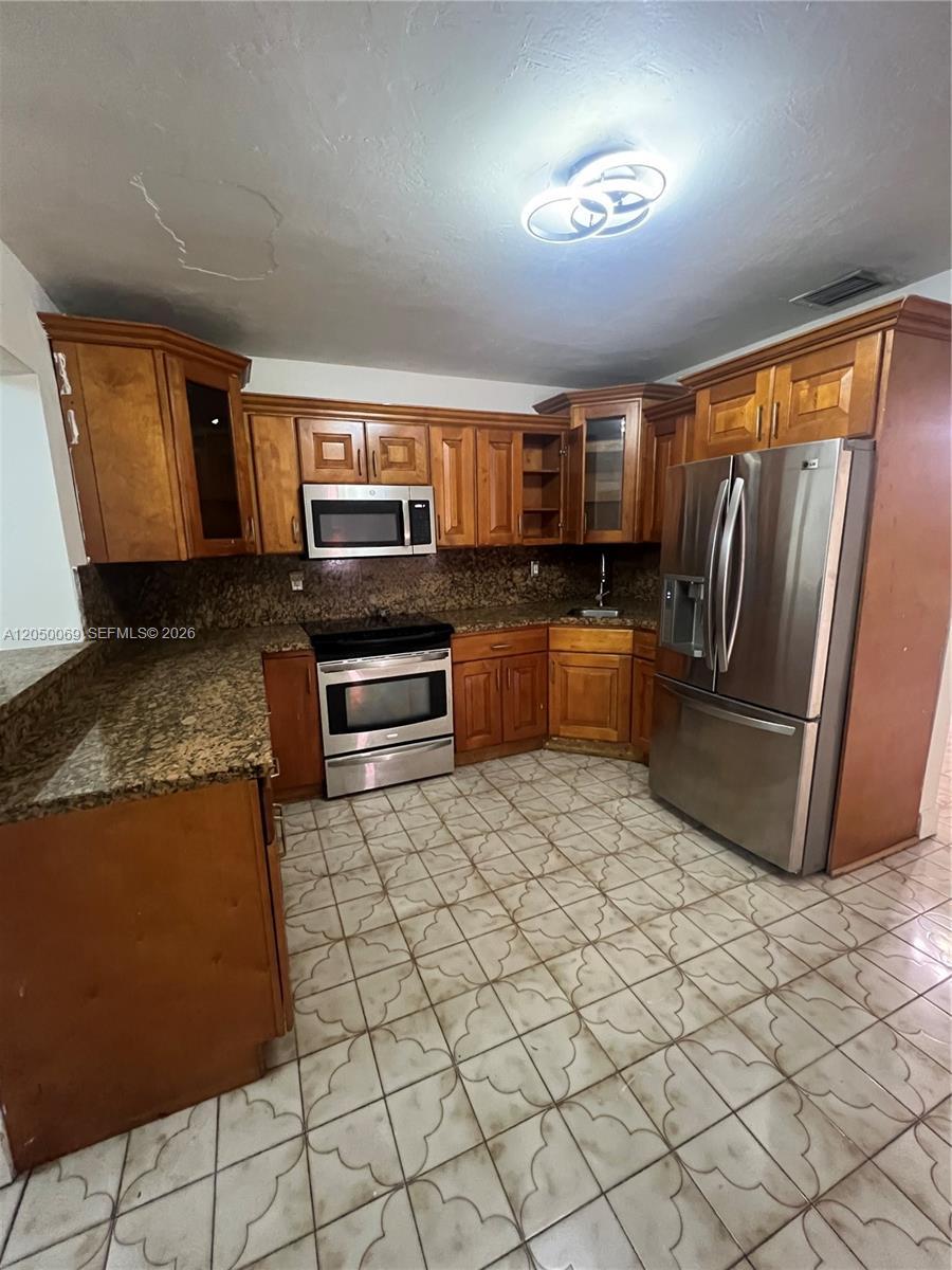 341 Aladdin St, Opa-Locka FL 33054 photo 5