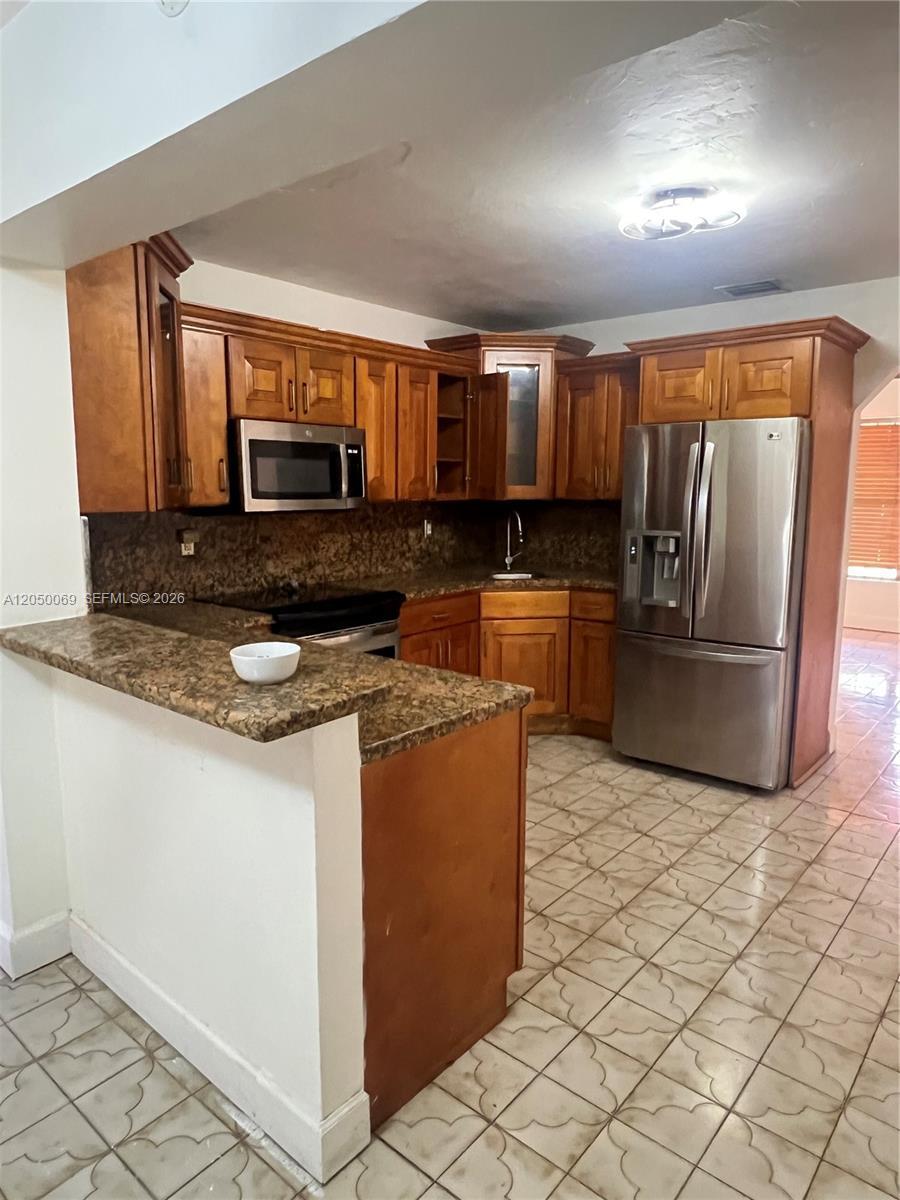 341 Aladdin St, Opa-Locka FL 33054 photo 4