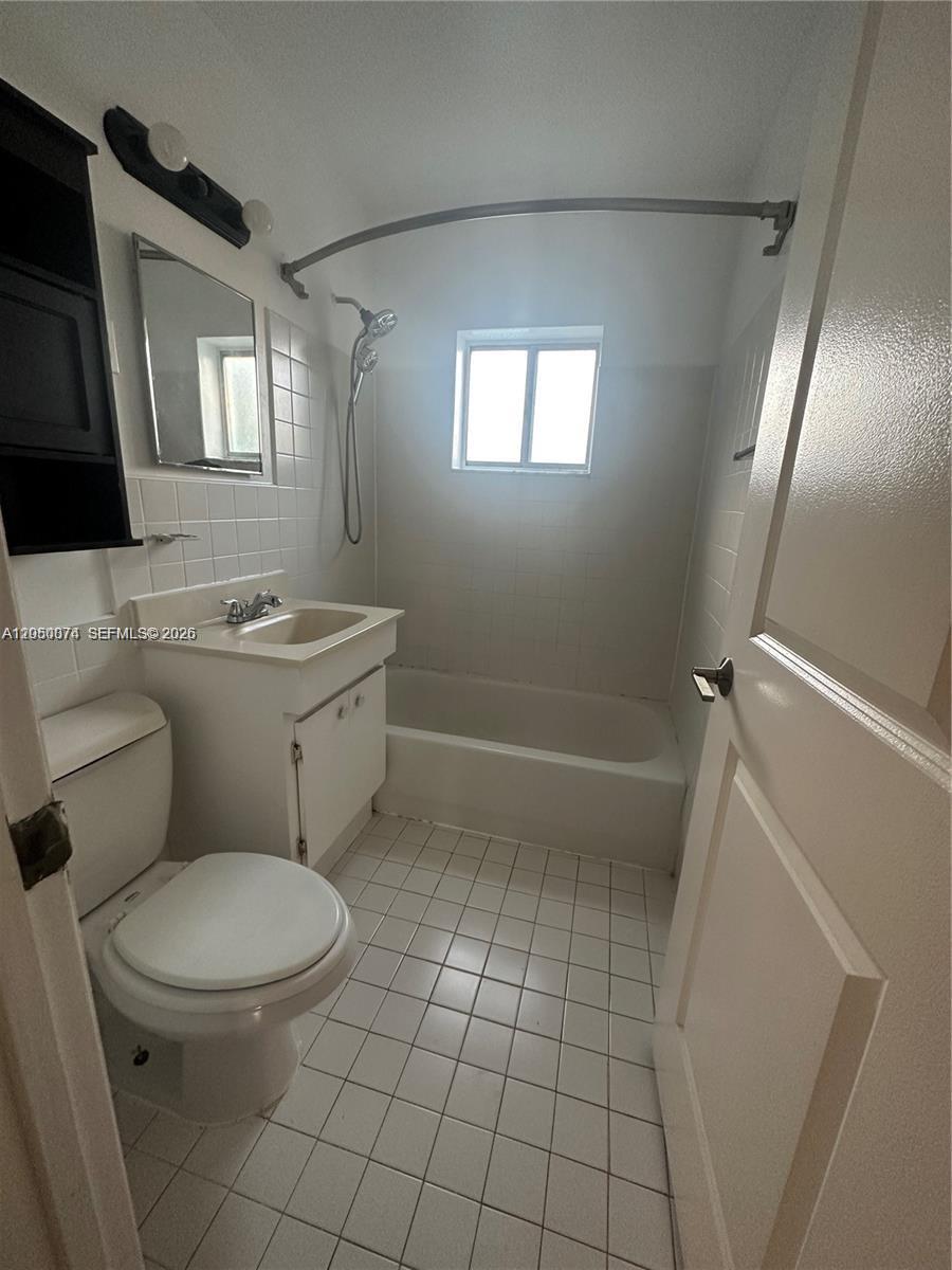5743 Lincoln St # 1, Hollywood FL 33021 photo 5