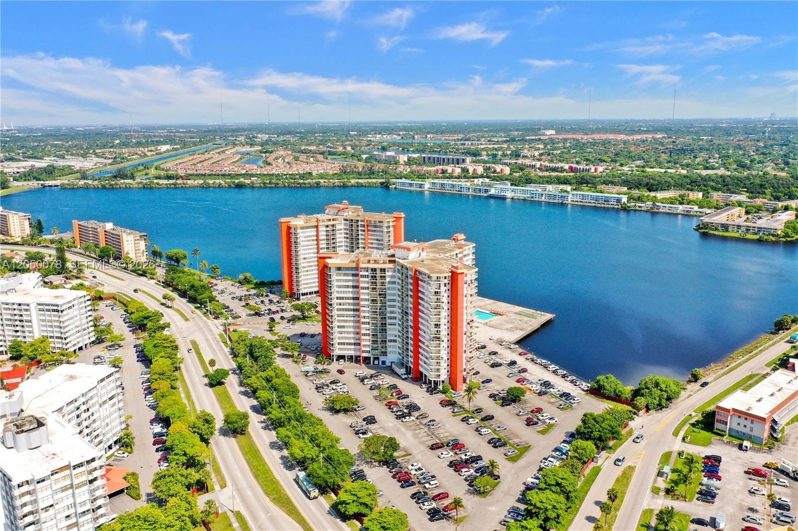 1301 NE Miami Gardens Dr # 1113W, Miami FL 33179 photo 3