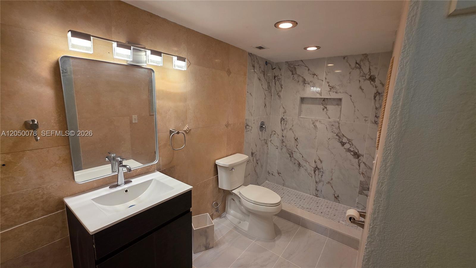 1301 NE Miami Gardens Dr # 1113W, Miami FL 33179 photo 5